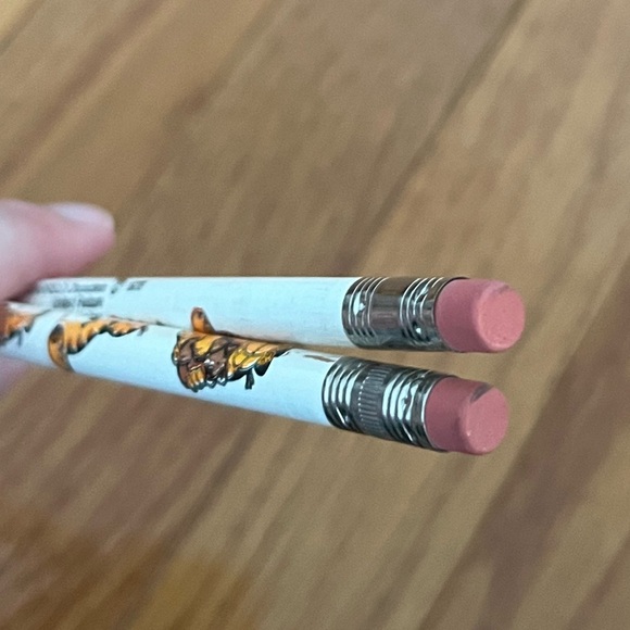 Set of Two (2) Vintage Garfield the Cat Pencils White Background Never Sharpened - Picture 8 of 9